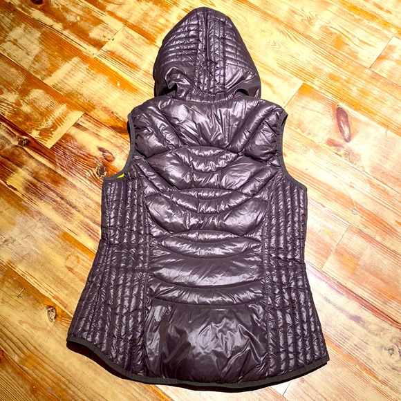 SOLD…Bernardo plush down filled vest! - Picture 6 of 6